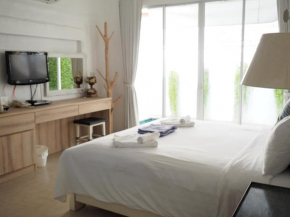Отель Costa Village Pool Villa  Ампхое Бангламунг